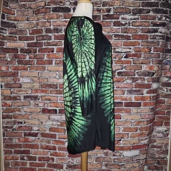 R &B Collection  Black and Green Button-Up Tunic Size Large - Picture 3 of 6
